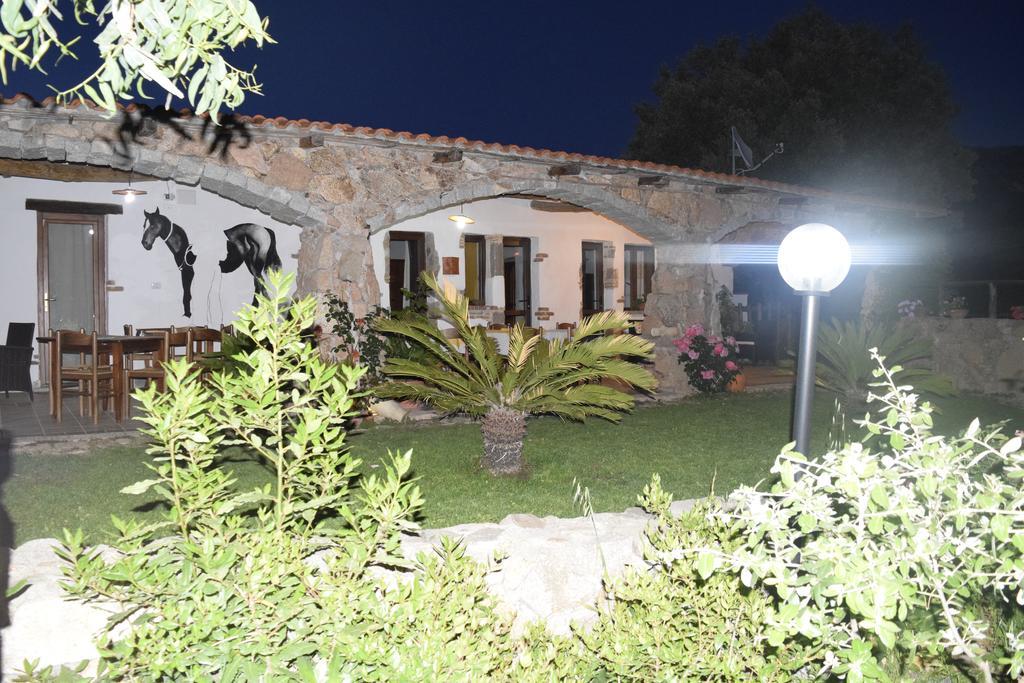 Affittcamere Jannas Orgosolo Exterior photo
